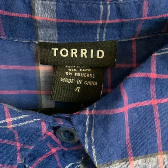 Torrid button front plaid Tunic with front pockets. Size 4. - Picture 6 of 6